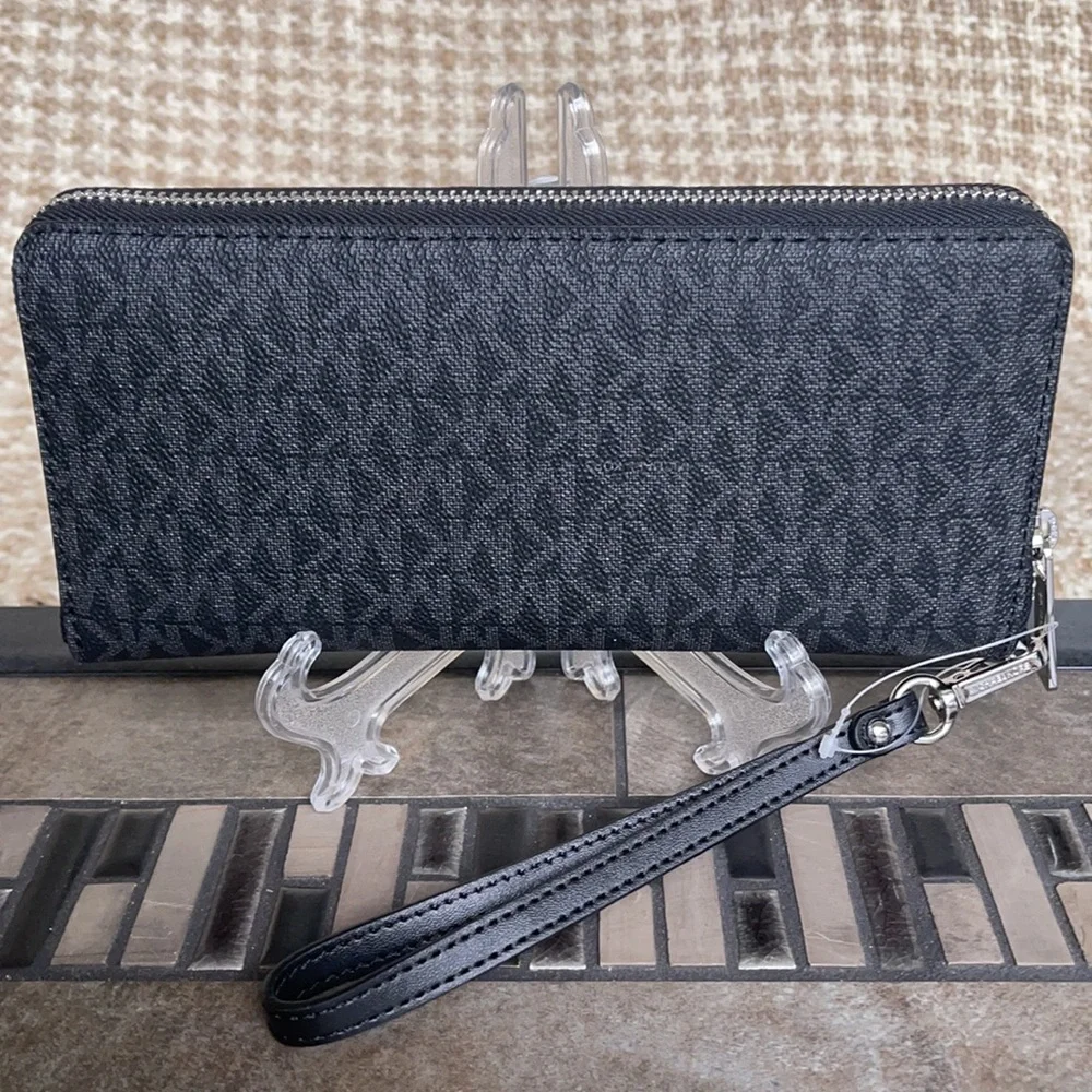 Michael Kors Jet Set Travel Large Travel CONTINENTAL Wallet-Wristlet